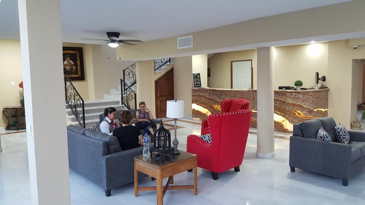 Los Nogales Inn Camargo Eksteriør bilde