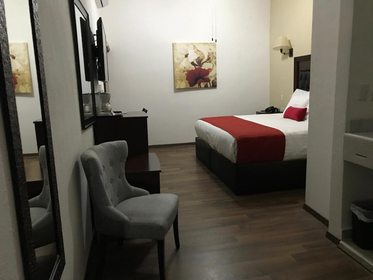 Los Nogales Inn Camargo Eksteriør bilde